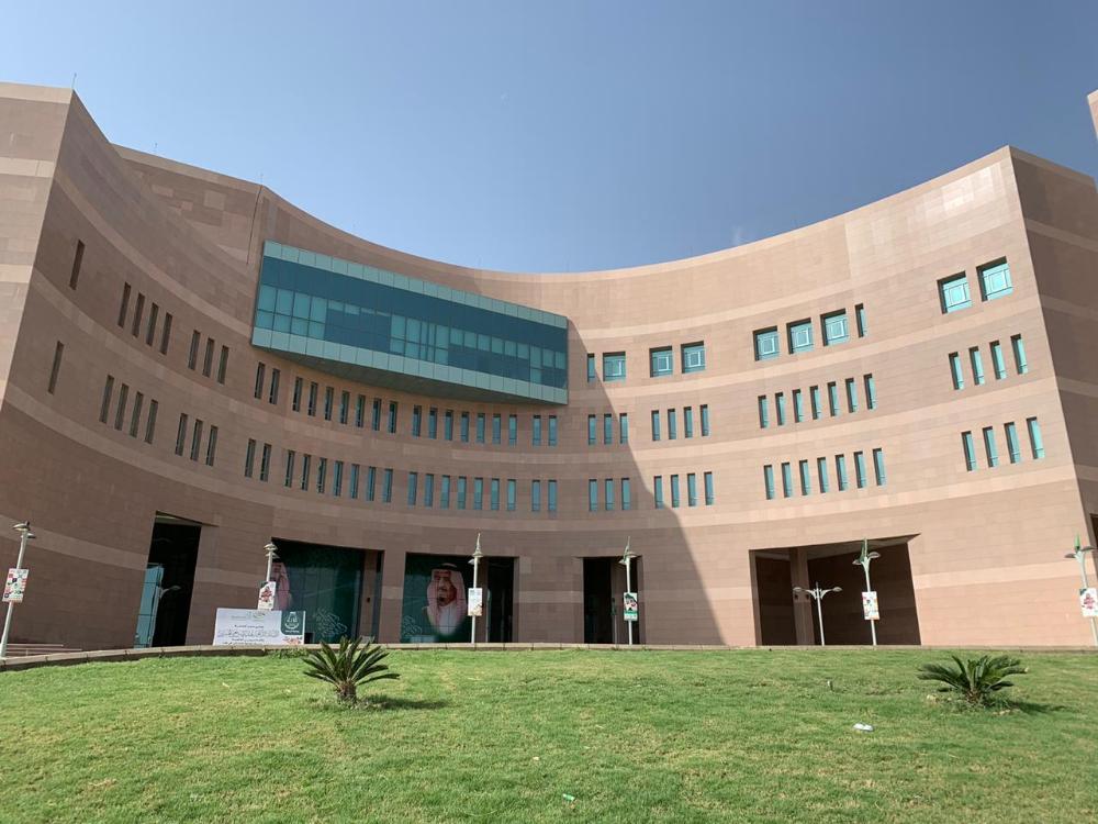جداول الاختبارات النهائية لطلاب وطالبات دبلومات الكلية التطبيقية للفصل الدراسي الثالث من العام الجامعي 1445هـ