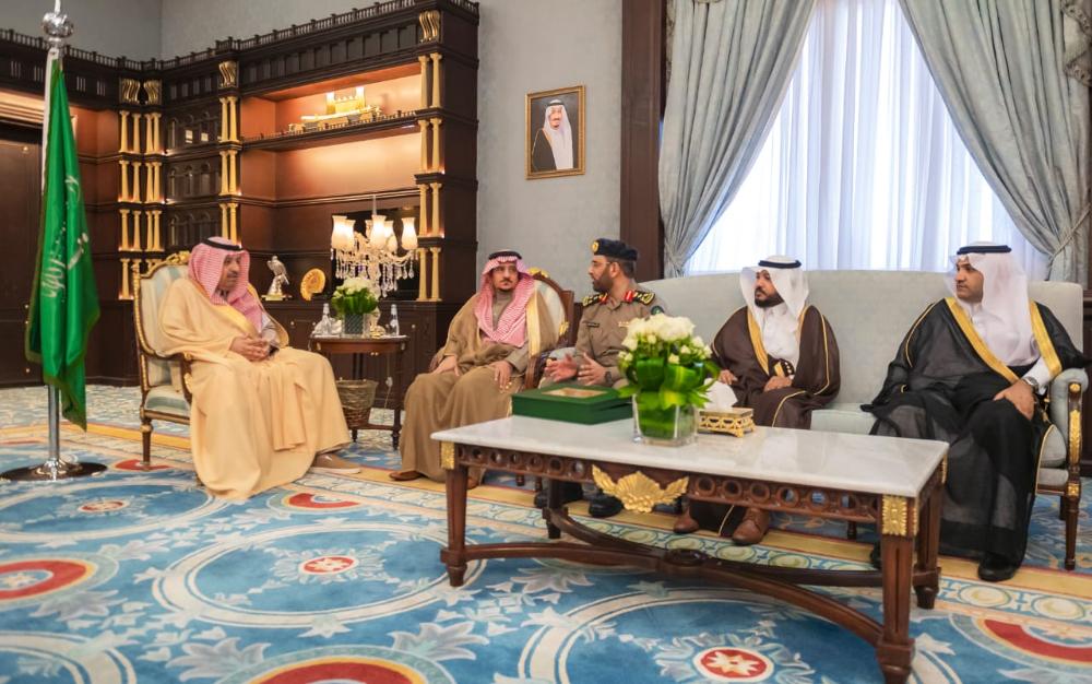 أمير الباحة يتقبل معالى مدير الجامعة ويكرّم عدد من منسوبي جامعة الباحة نظير مشاركتهم الفاعلة في اليوم العالمي للتطوع