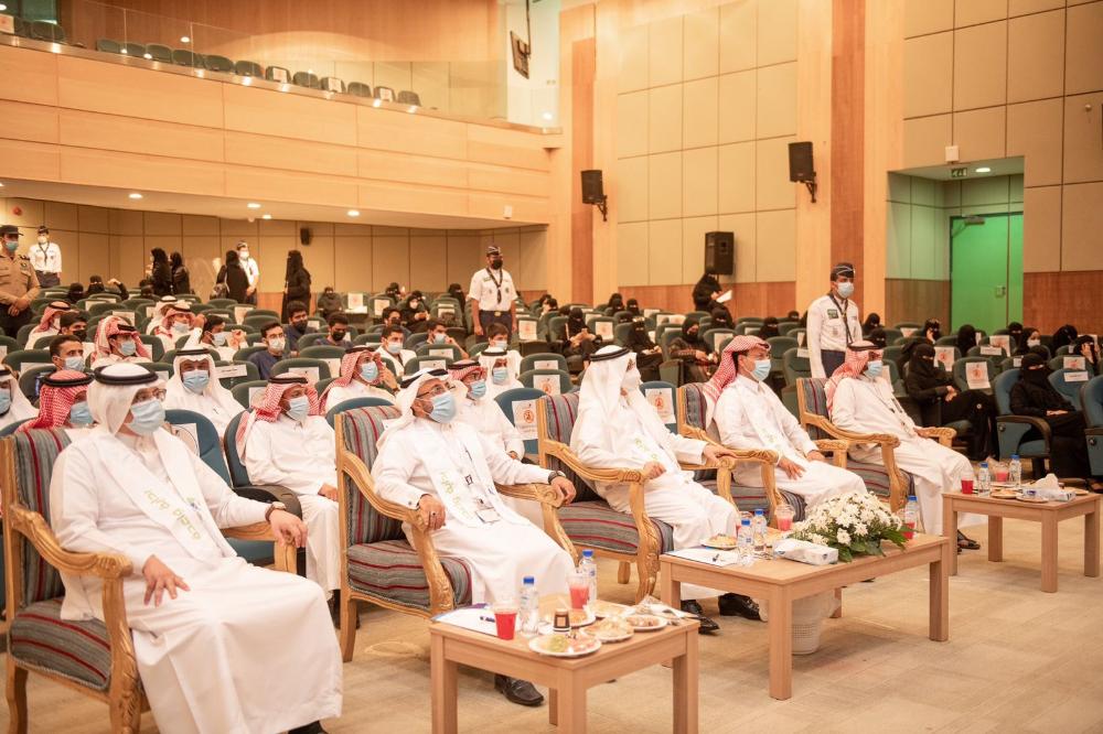 شهد لقاء أبوي بمعالي رئيس الجامعة : جامعة الباحة تقيم لقاءً تعريفياً للطلبة المستجدين للعام الجامعي الحالي